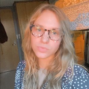 Meet your Posher, Vanessa